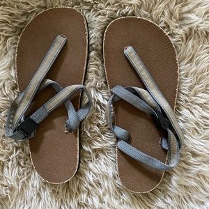 Earth runners sandals